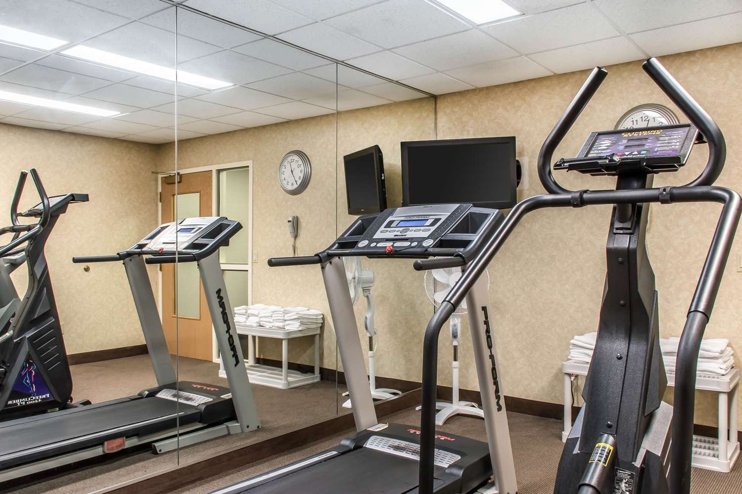 Sleep Inn & Suites of Lancaster County 25/35