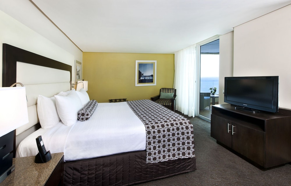 Club, Luxury, Suite, King Bed, Club Floor