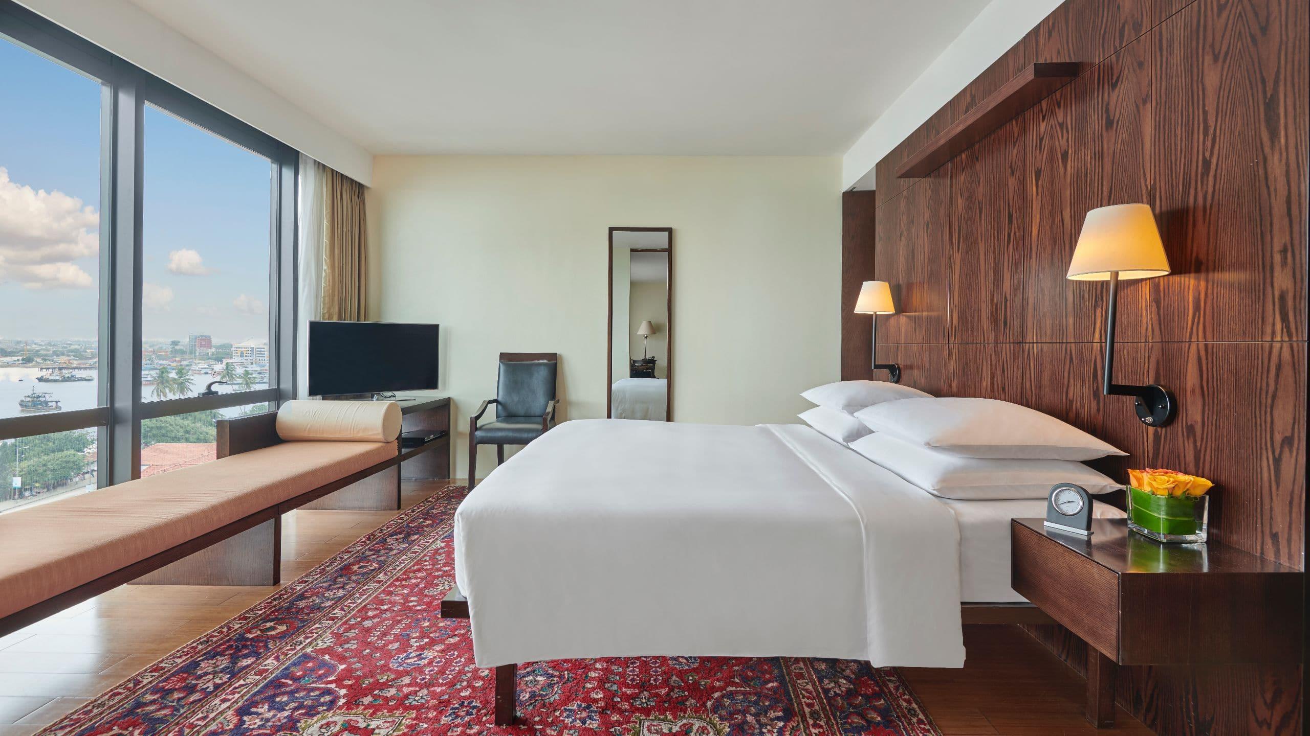 Regency, Suite