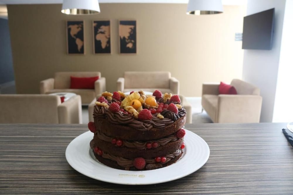 Essence Inn Marianos 56/67