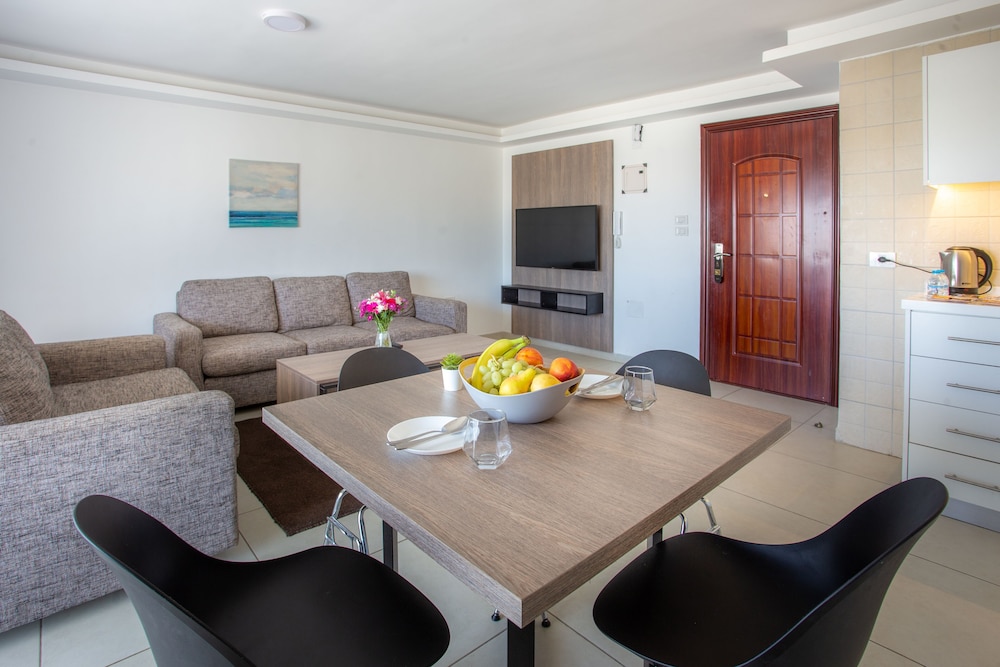 Triple A Hotel Apartment 12/18