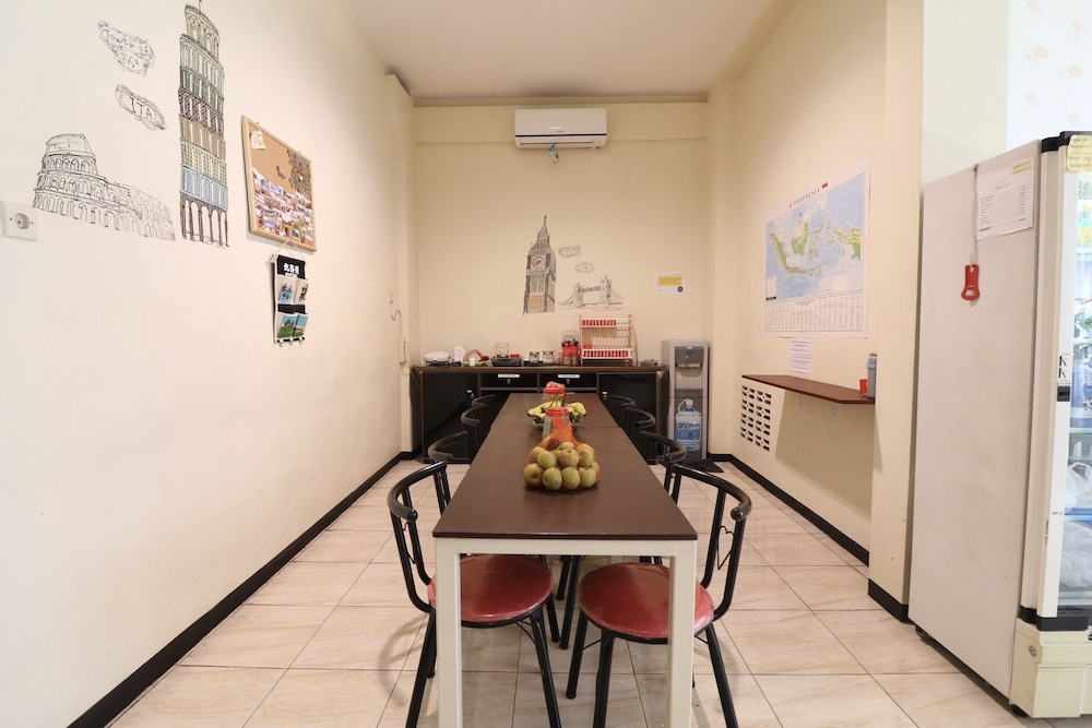 Mador Malang Dorm Hostel 23/32