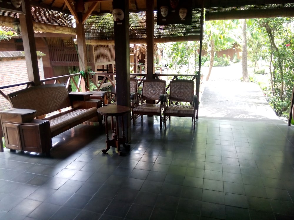 Tembi Rumah Budaya 25/50