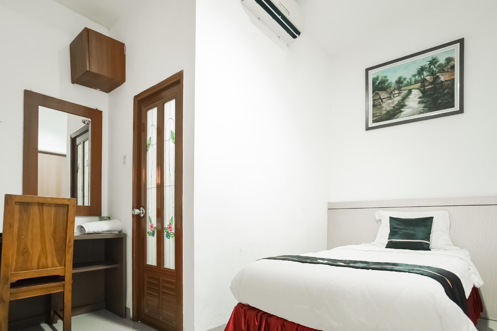 Semi Room, Standard, Single, Semi Double Bed