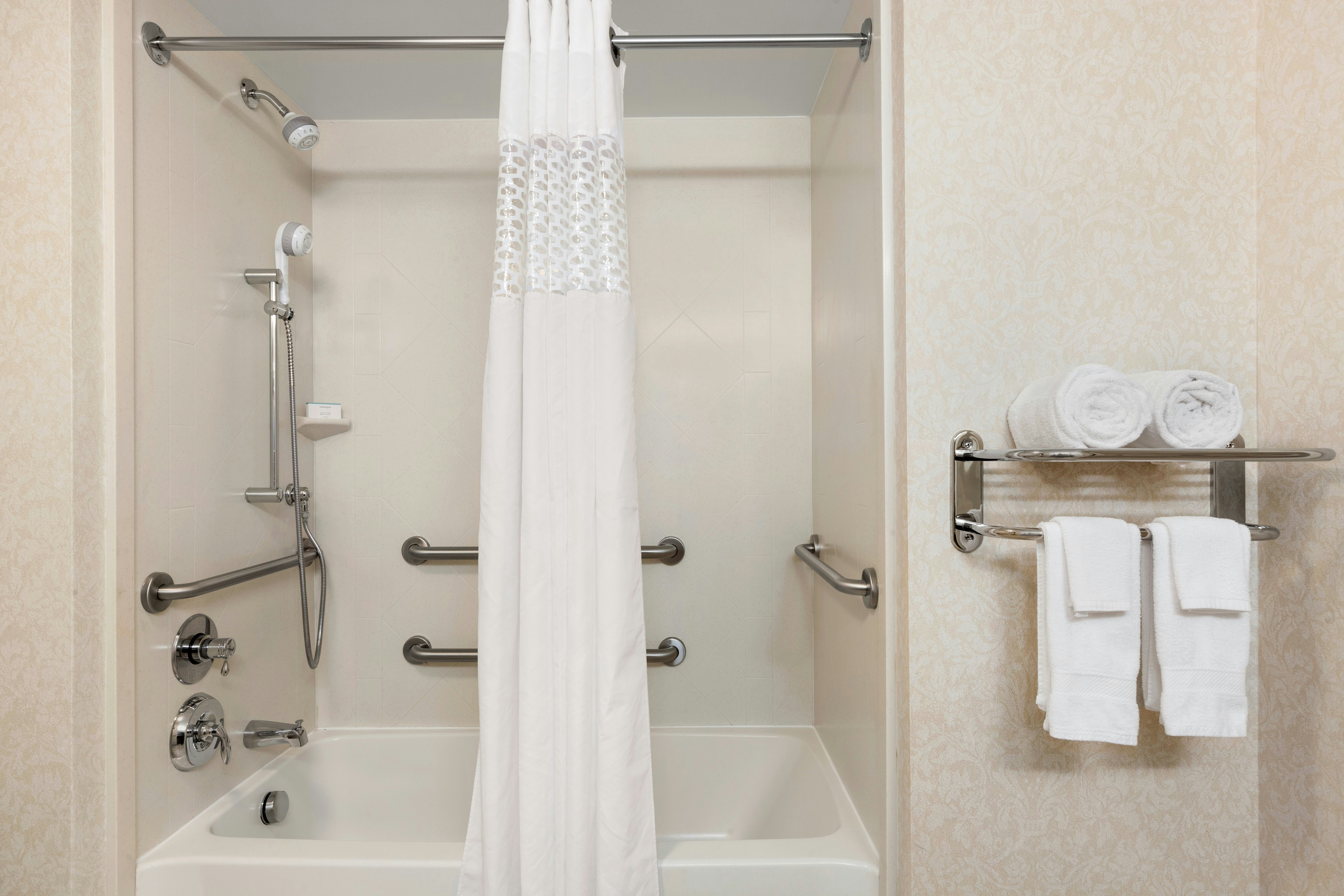 غرفة بسرير كينج لذوي الإعاقة، Hampton Inn Warrenton 5/7