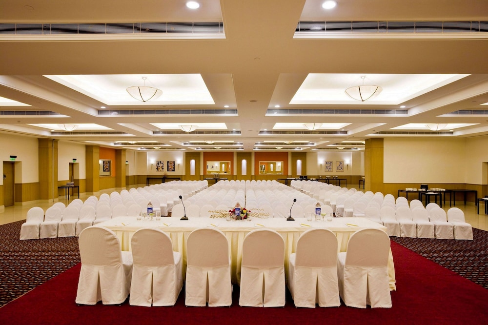 Lemon Tree East Delhi Mall Kaushambi 35/39