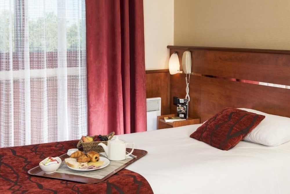 Brit Hotel Nantes La Beaujoire - L Amandine 22/62