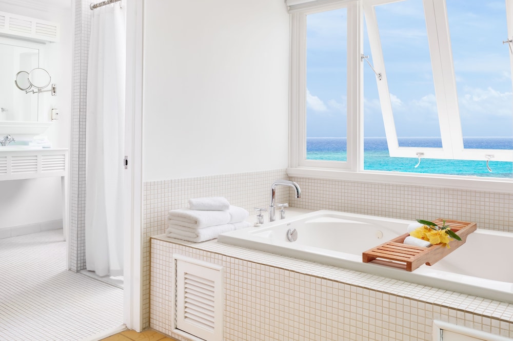 Couples Tower Isle - Adults Only 16/65