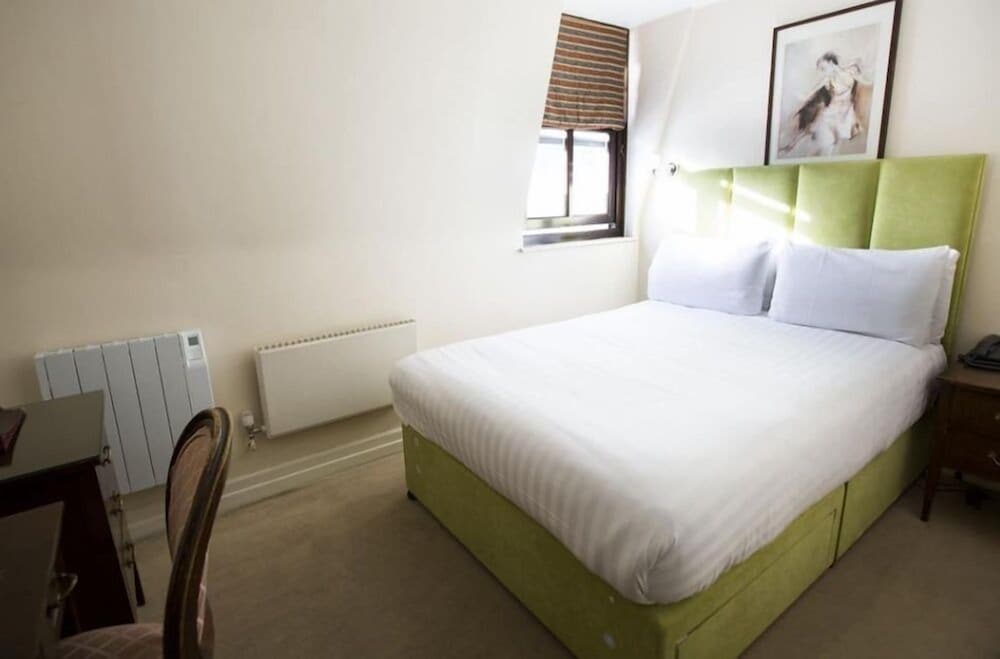 The Cheshire Hotel 13/42