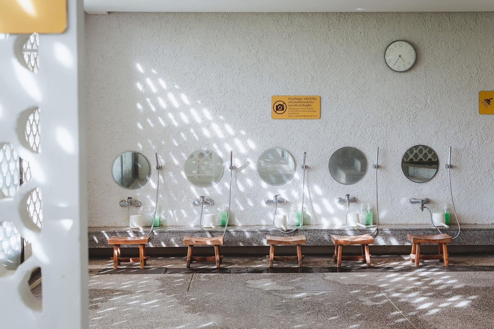 Balcony Courtyard Sriracha Hotel Serviced Apartments 34/50