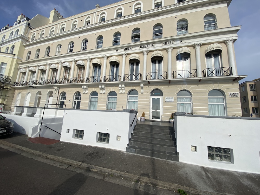 OYO Gran Canaria Hotel in FOLKESTONE