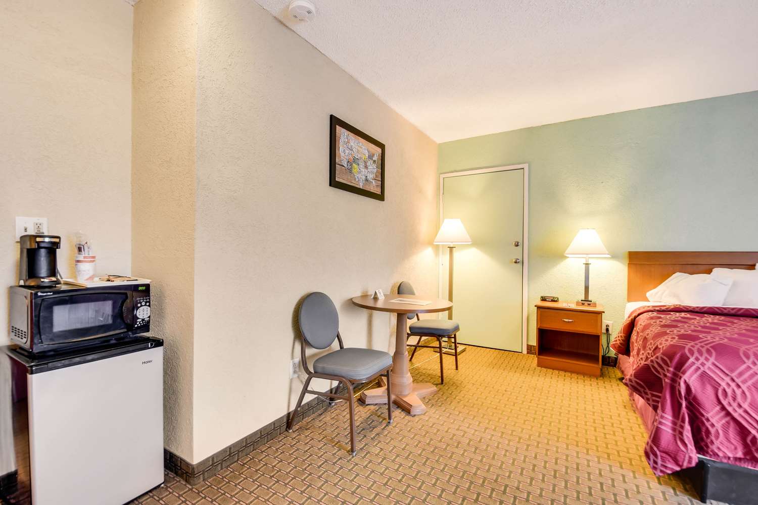 غرفة بسرير كينج، Econo Lodge Tampa near Busch Gardens 3/4