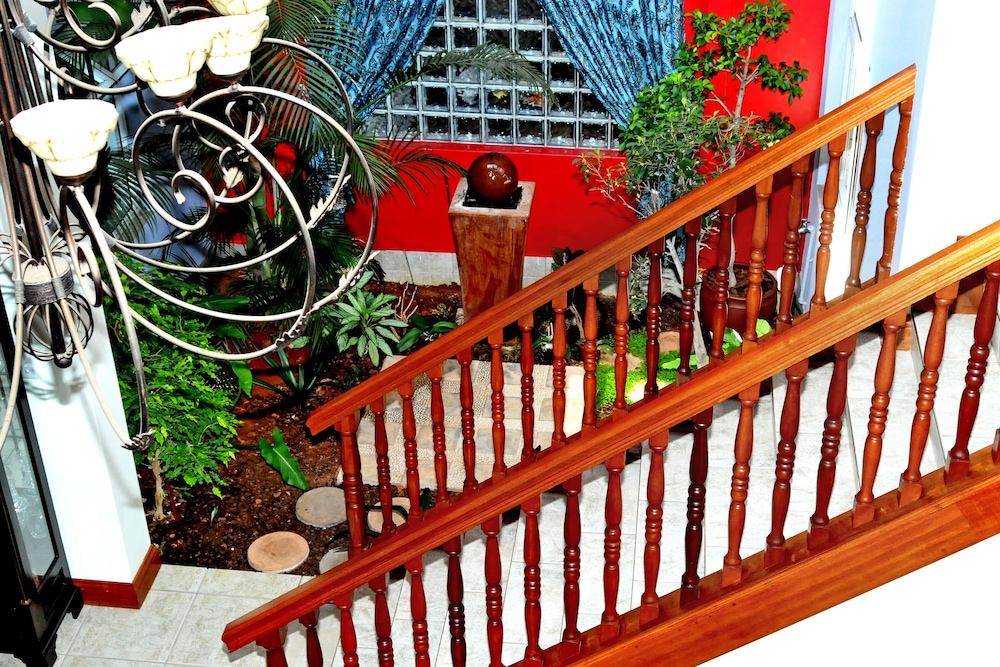 All Seasons Boutique Hotel 6/100
