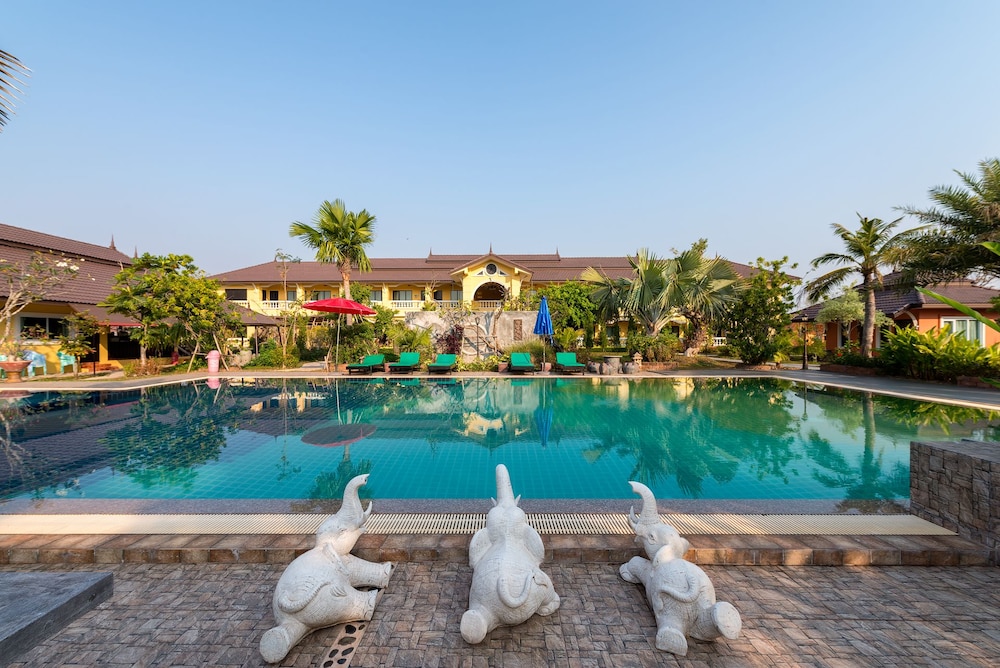 Park Pool Resort 8/55