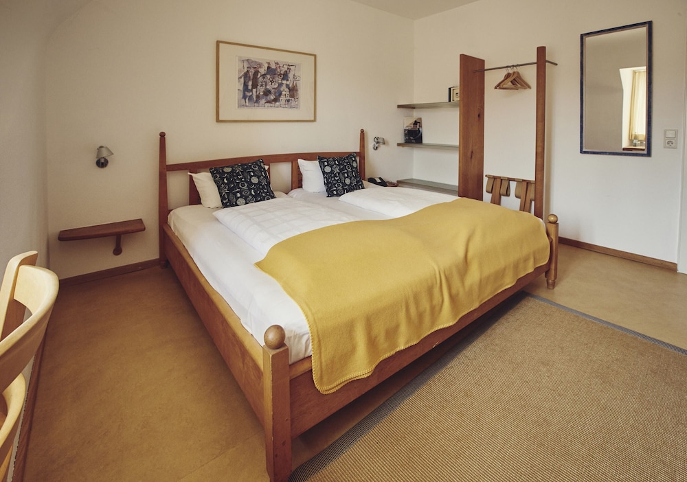 STANDARD, DOUBLE BED