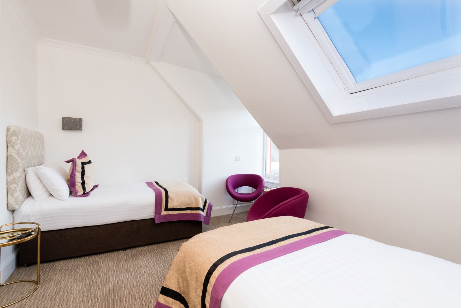 غرفة ثلاثية