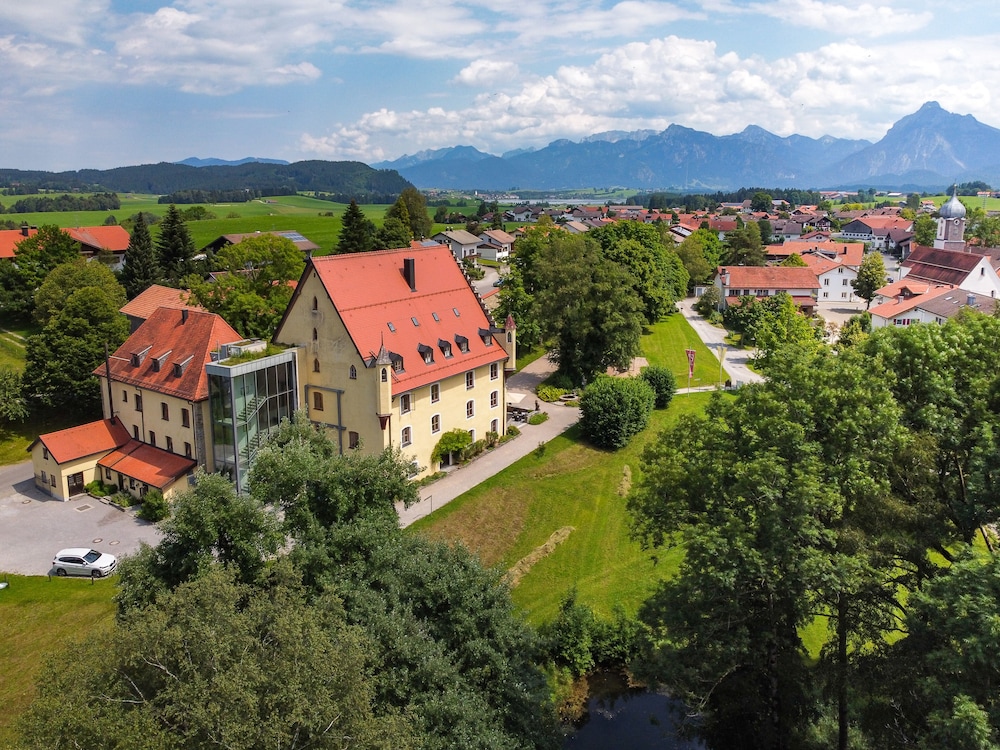 Schloss Zu Hopferau 35/38
