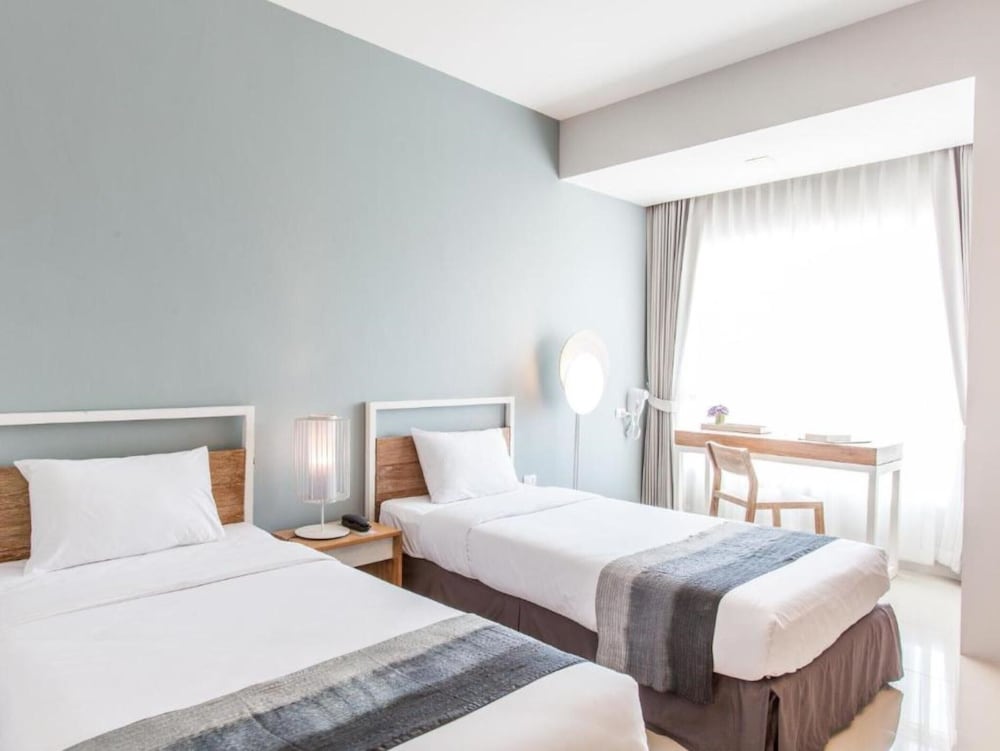 DELUXE, TWIN BEDS