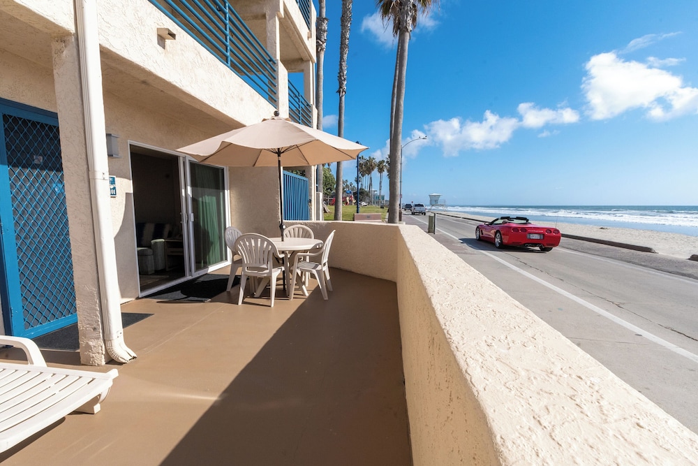 Southern California Beach Club 66/73