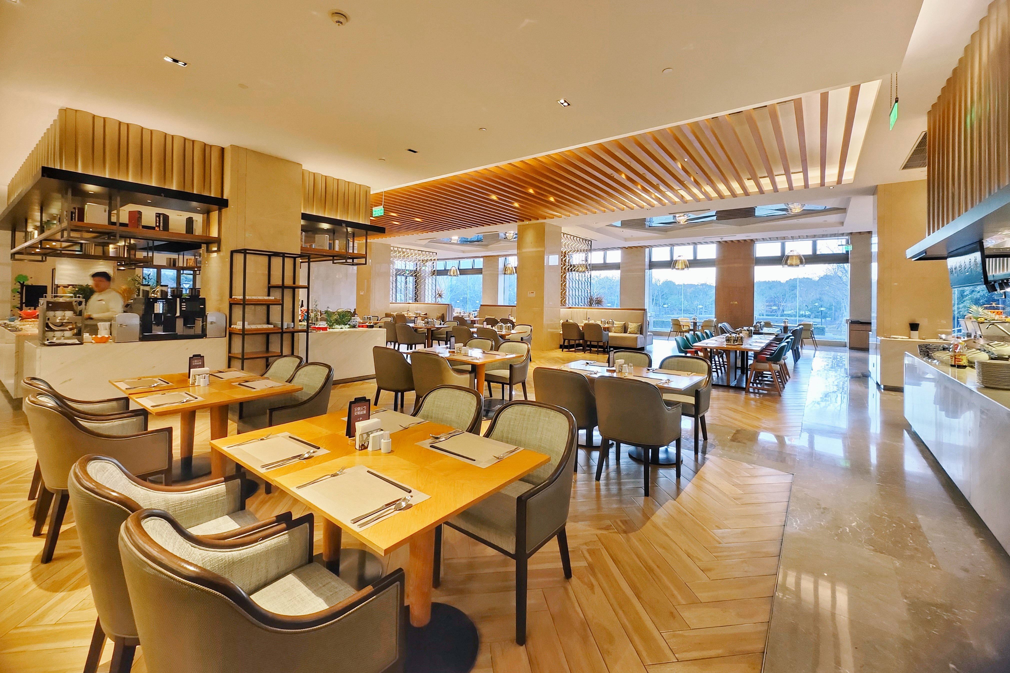 Crowne Plaza Huzhou 35/50
