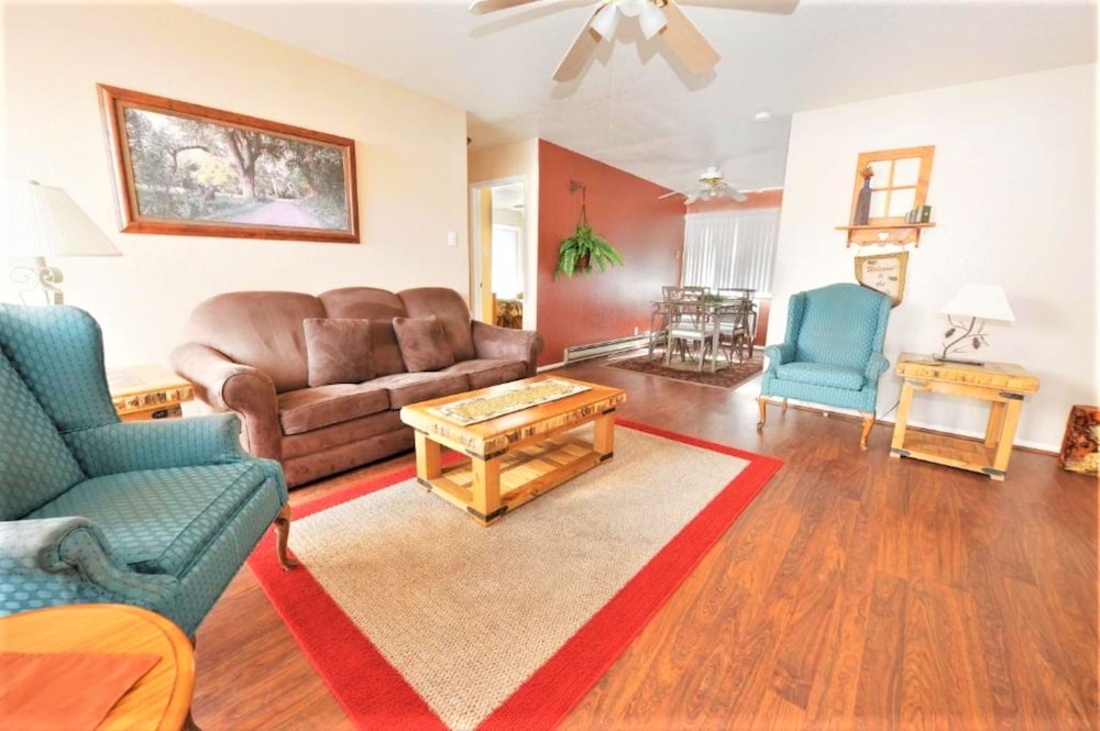 Pinecliff Village Resort 32/69