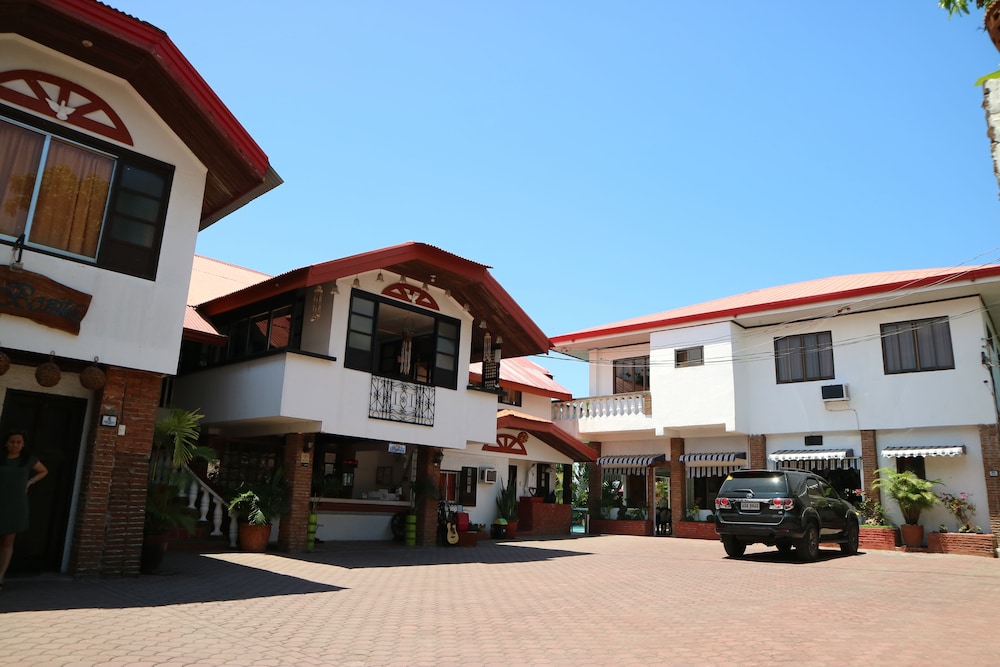 Isla Bonita Beach Resort 1/67