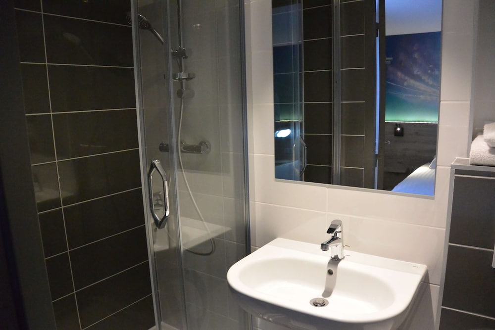Kyriad Direct Tours Sud Chambray Les Tours 52/58