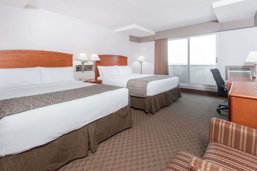 Ramada By Wyndham Edmonton South 13/33