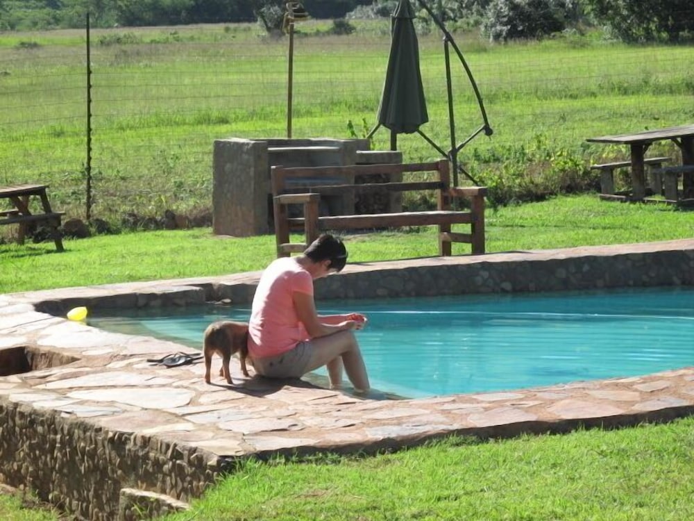 Caracal Lodge 10/36