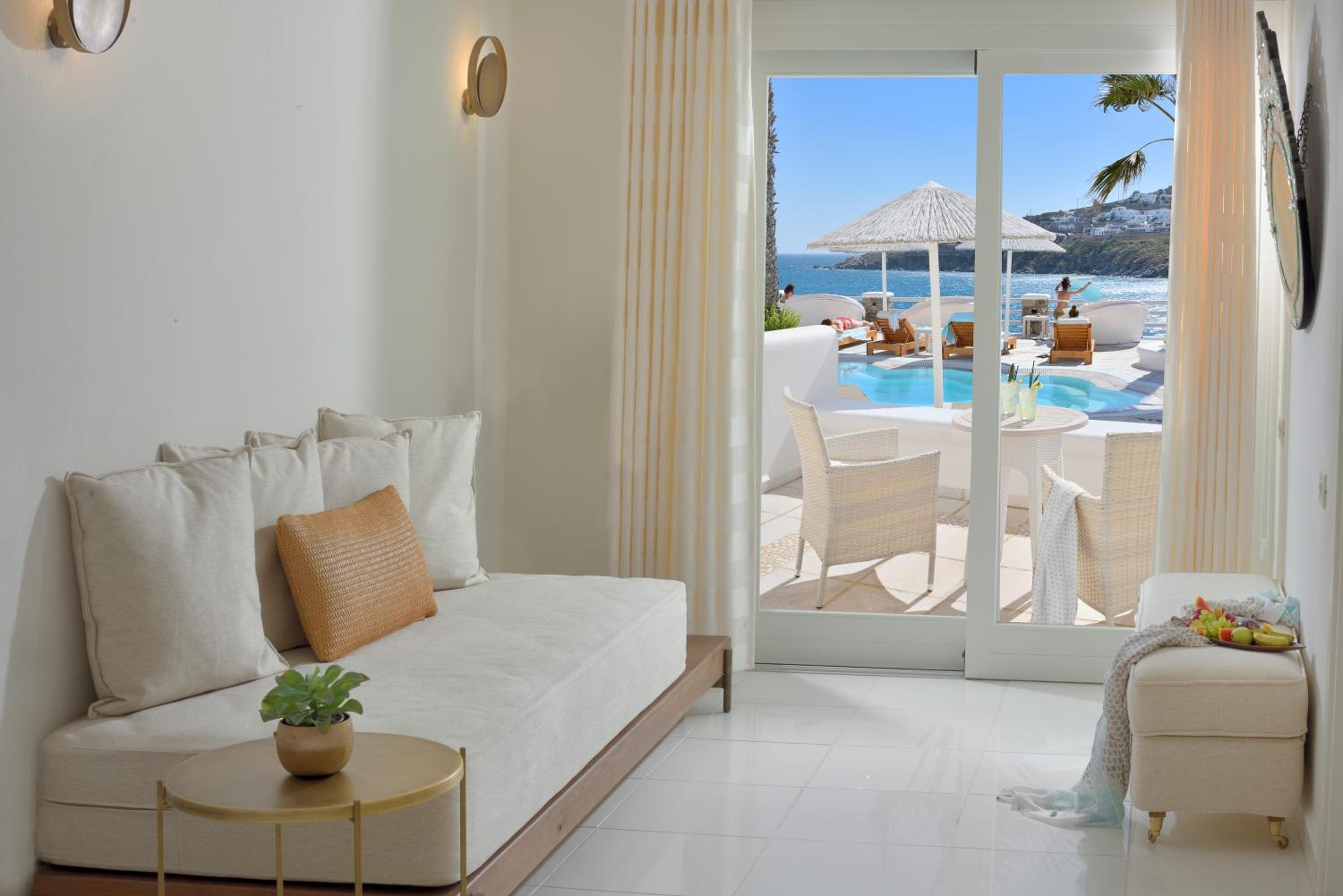Sunshine, Junior Suite, Sea View, Outdoor Jetted Tub، Nissaki Boutique 5/10