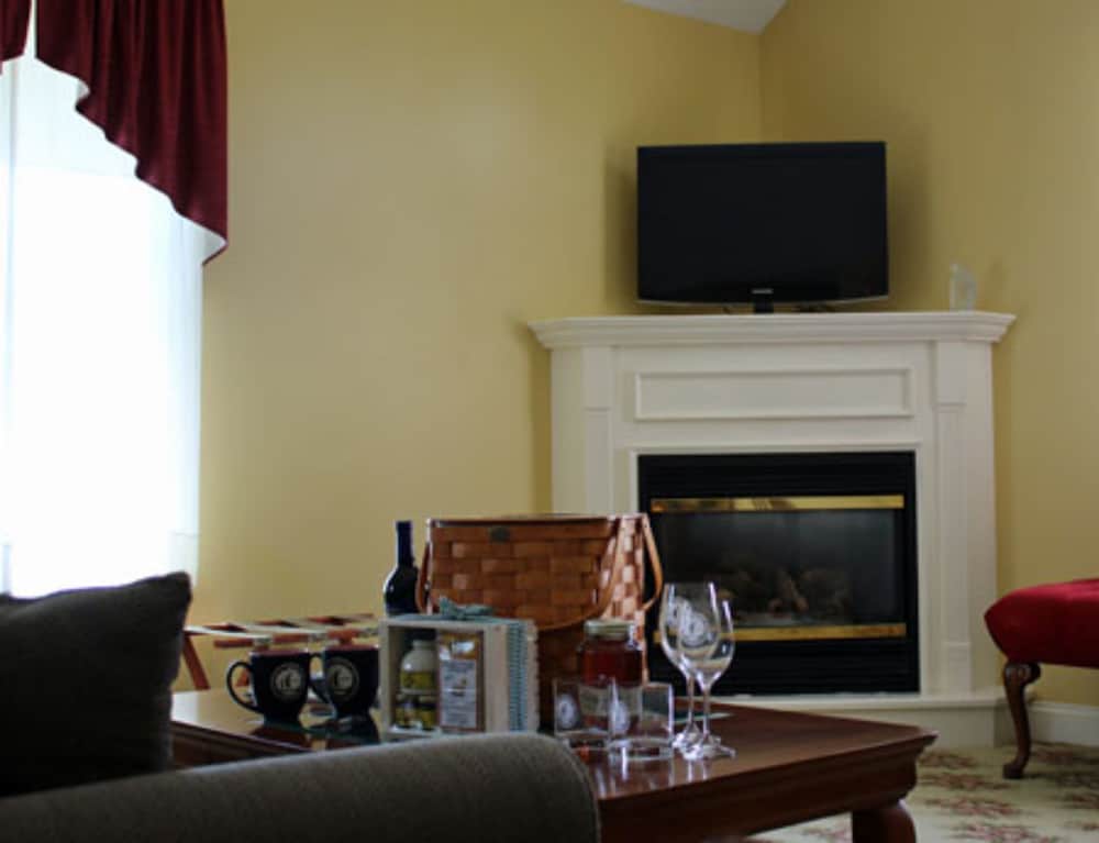 Kearsarge Inn 44/48