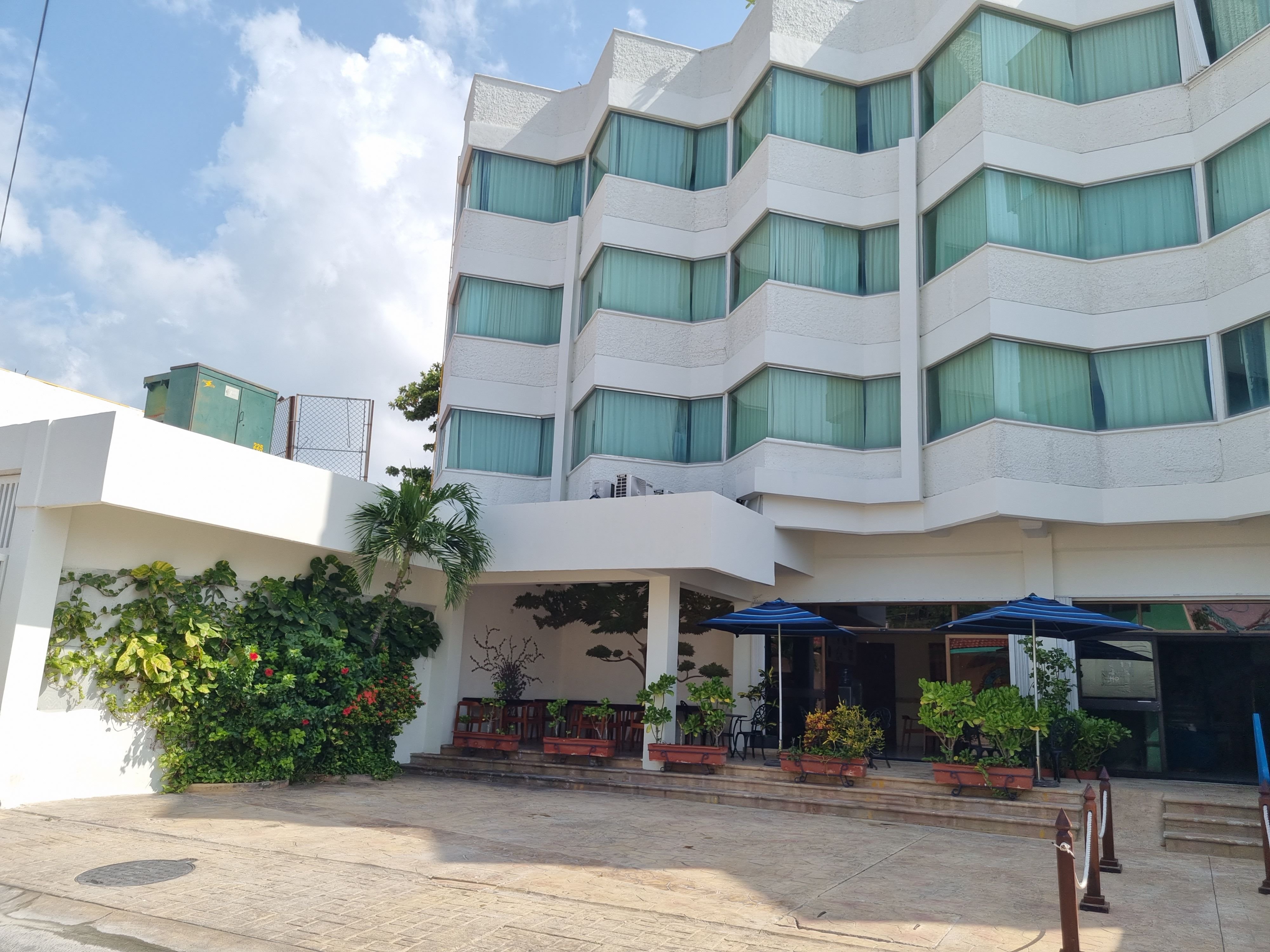 Hotel Plaza Cozumel in COZUMEL