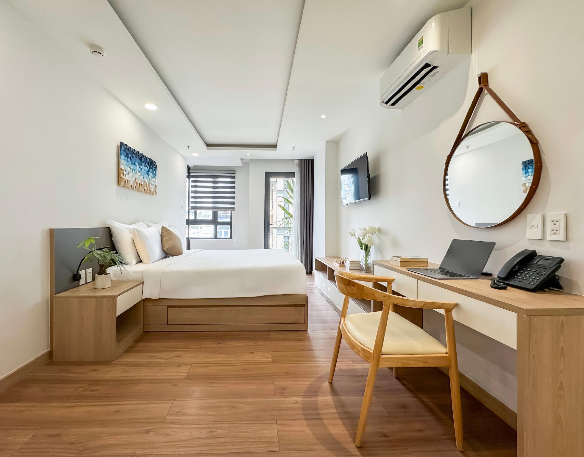 Apartment, Street View, Balcony