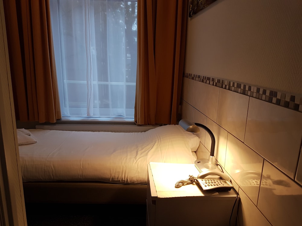 Hotel Freeland 38/57