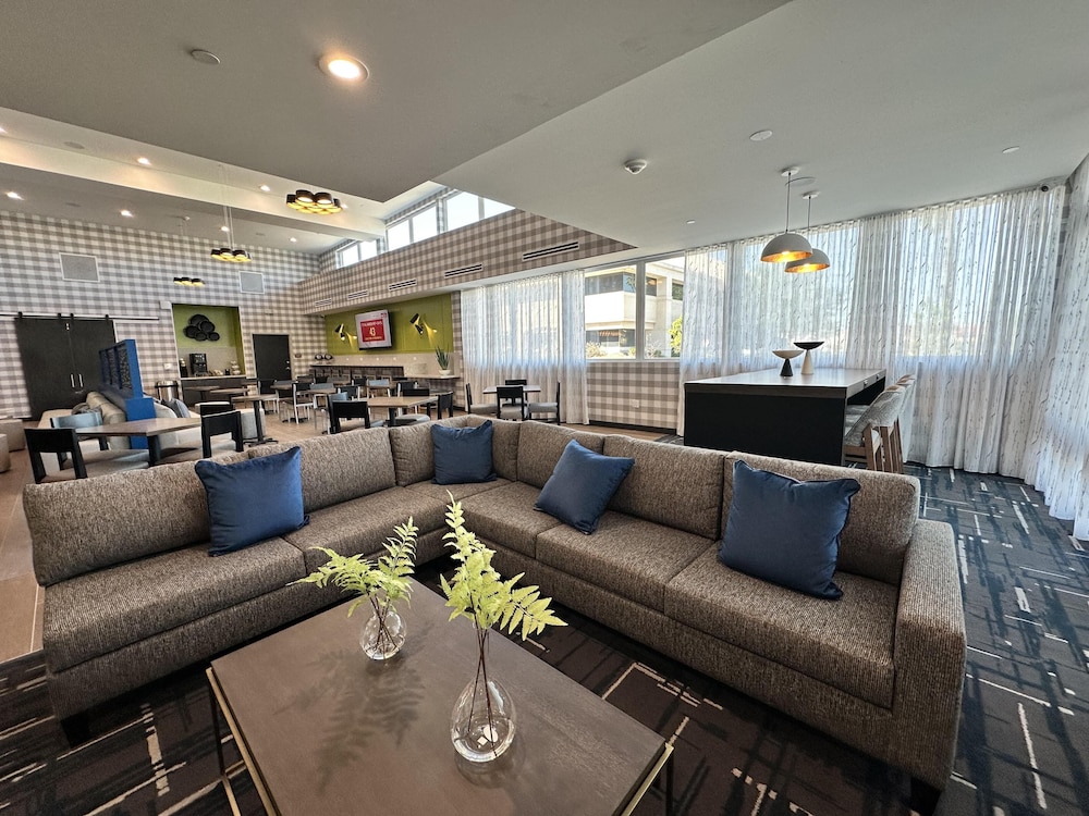 Best Western Plus Rialto 27/43