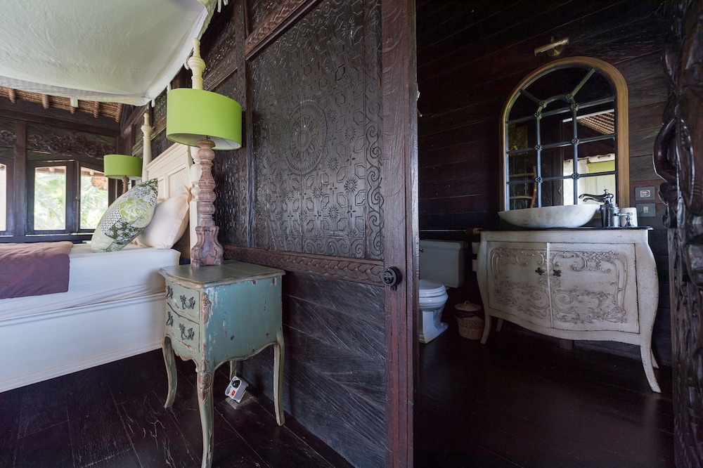 Most Exotic Beachfront Villa Keong 13/67