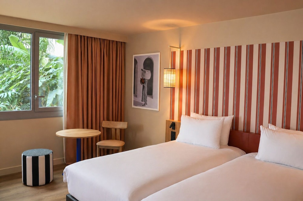 Mercure Nice Promenade Des Anglais 12/48