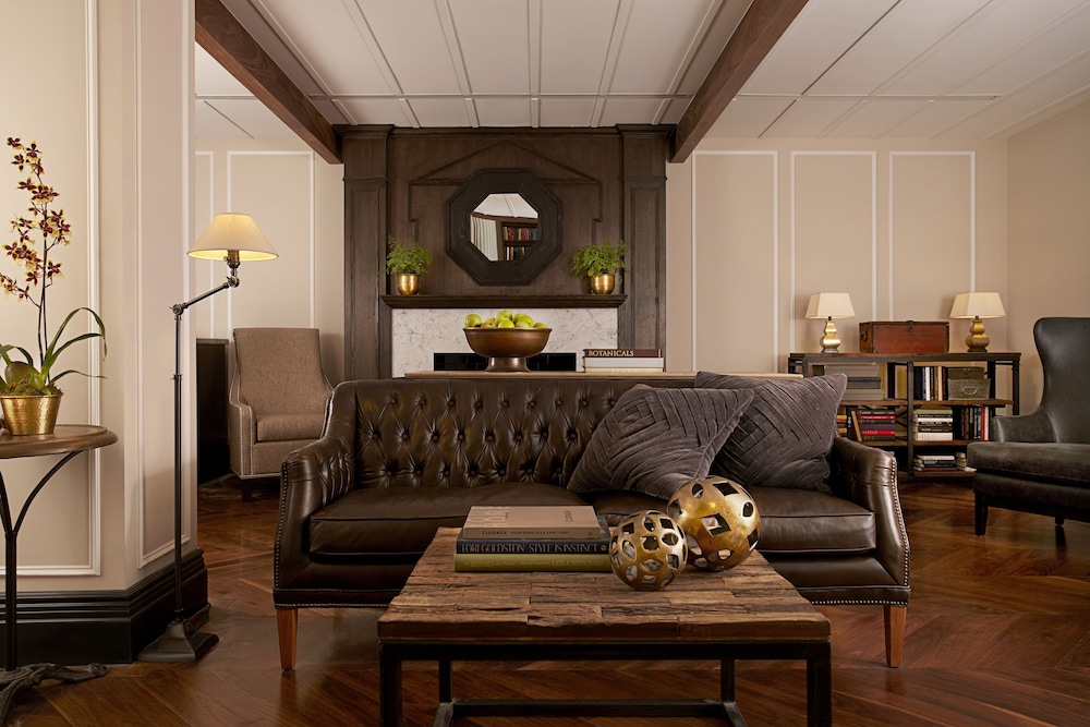 The Gregorian Hotel 33/50