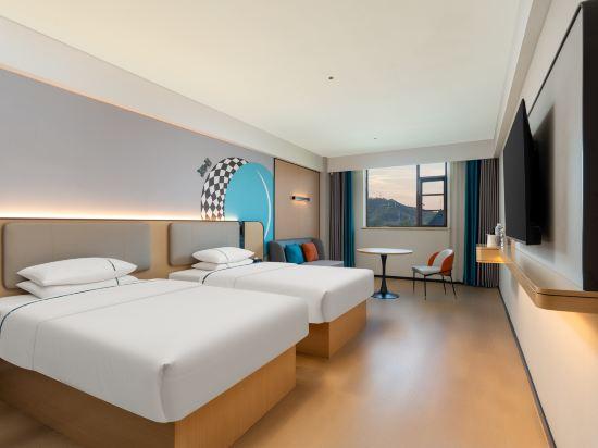 Smart, Superior, Twin Beds