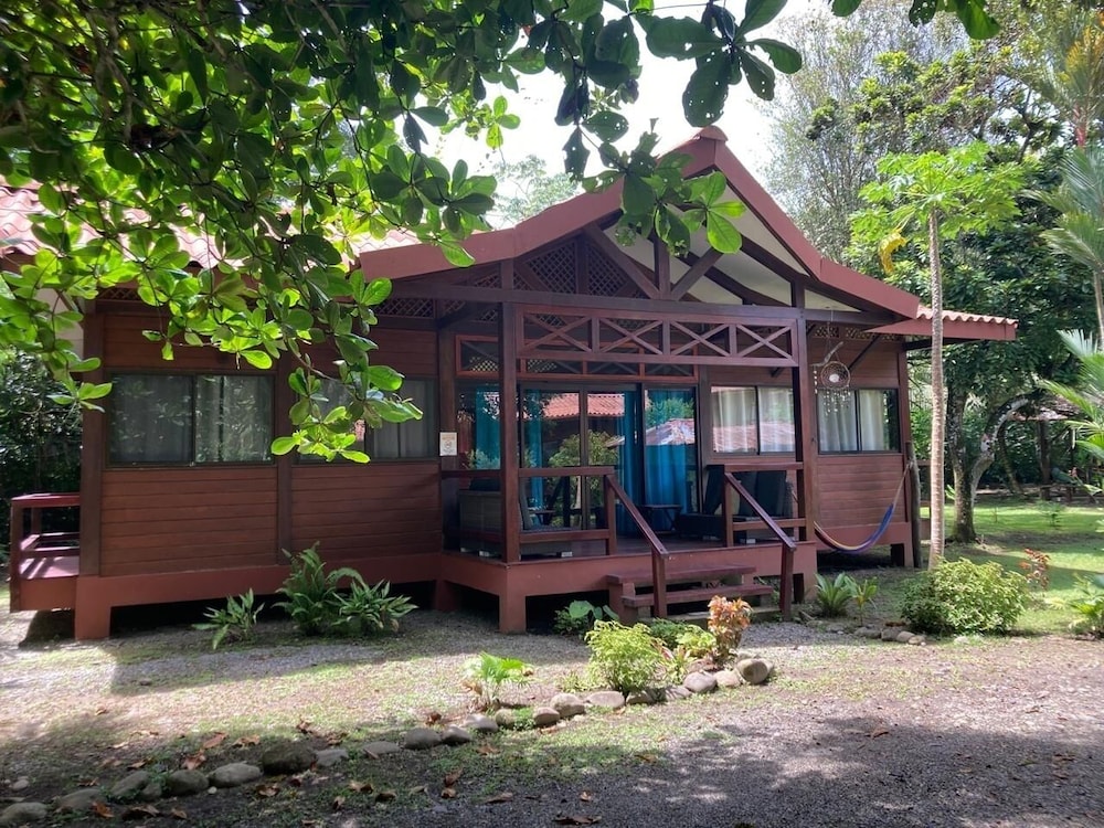 KENAKI LODGE 2/50