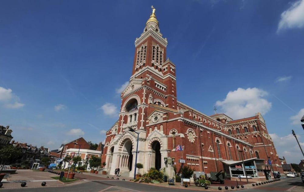 HOTEL DE LA BASILIQUE 3/43