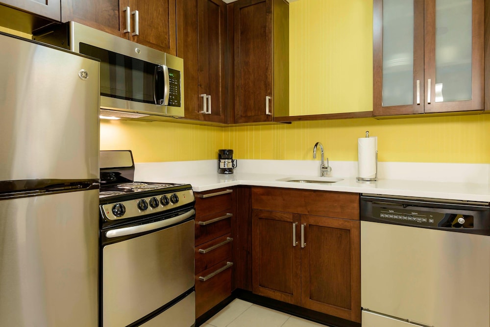 Residence Inn Fort Myers at I-75 and Gulf Coast Town Center 7/53