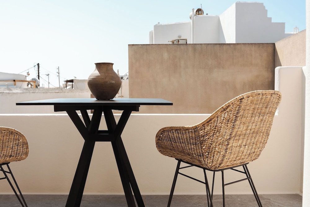 Emery Boutique Apartments 10/50