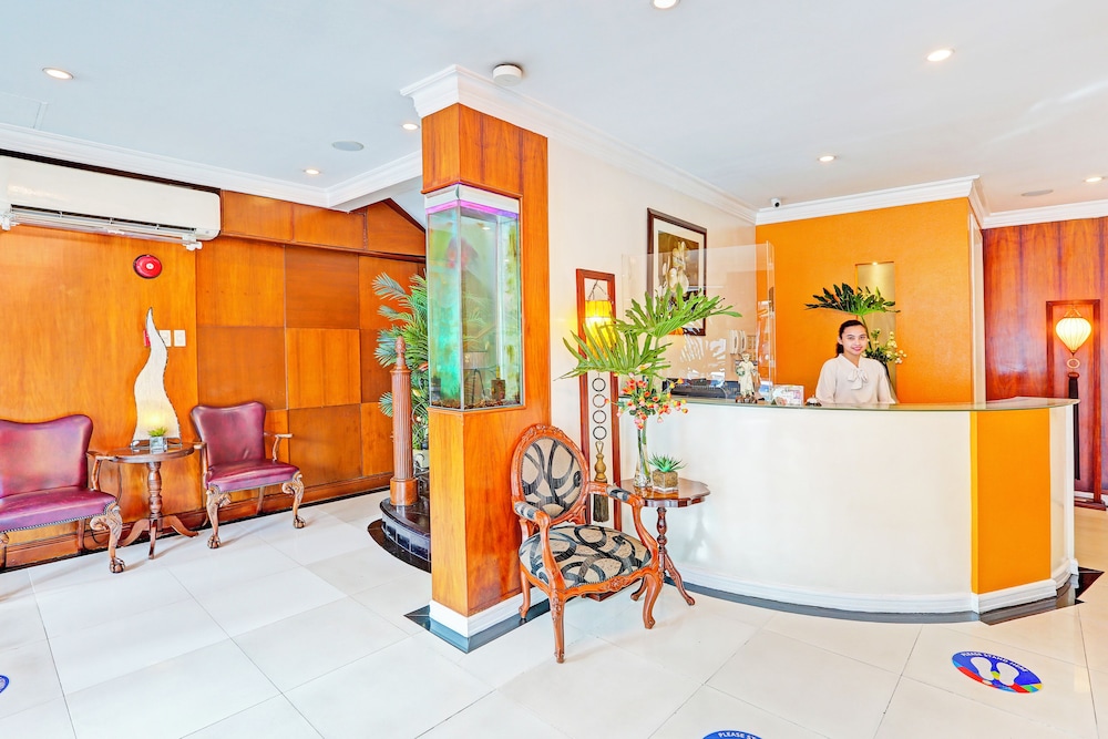 Lobby at Townhouse OAK Makati Manila Near PNR Pasay Evangelista formerly VIP Suites, MAKATI