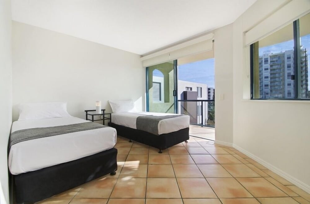 2 Bedrooms, Executive, Queen and Twin Beds, Water Front