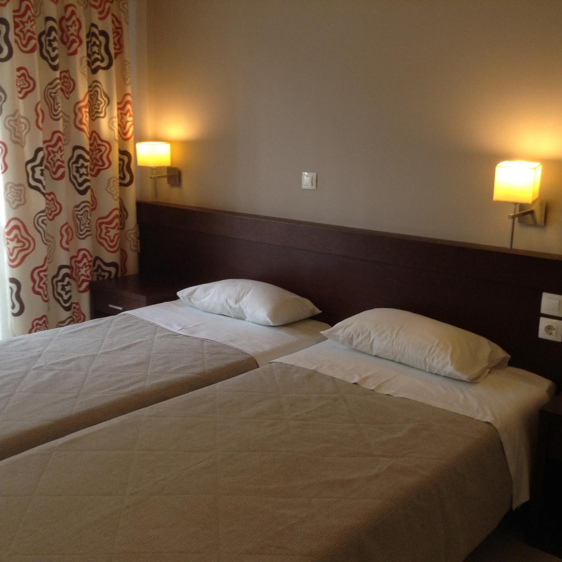 Electra Hotel 11/51