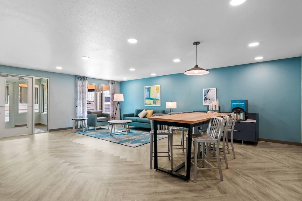 WoodSpring Suites Rogers Bentonville 28/51