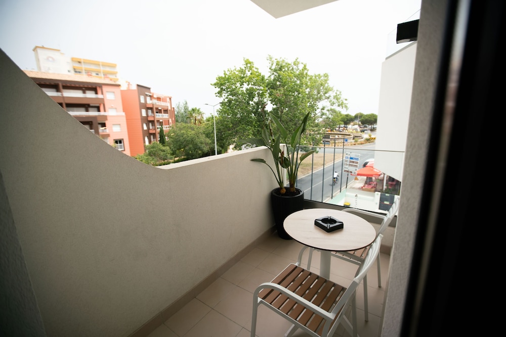 Rochavau Hotel 26/29