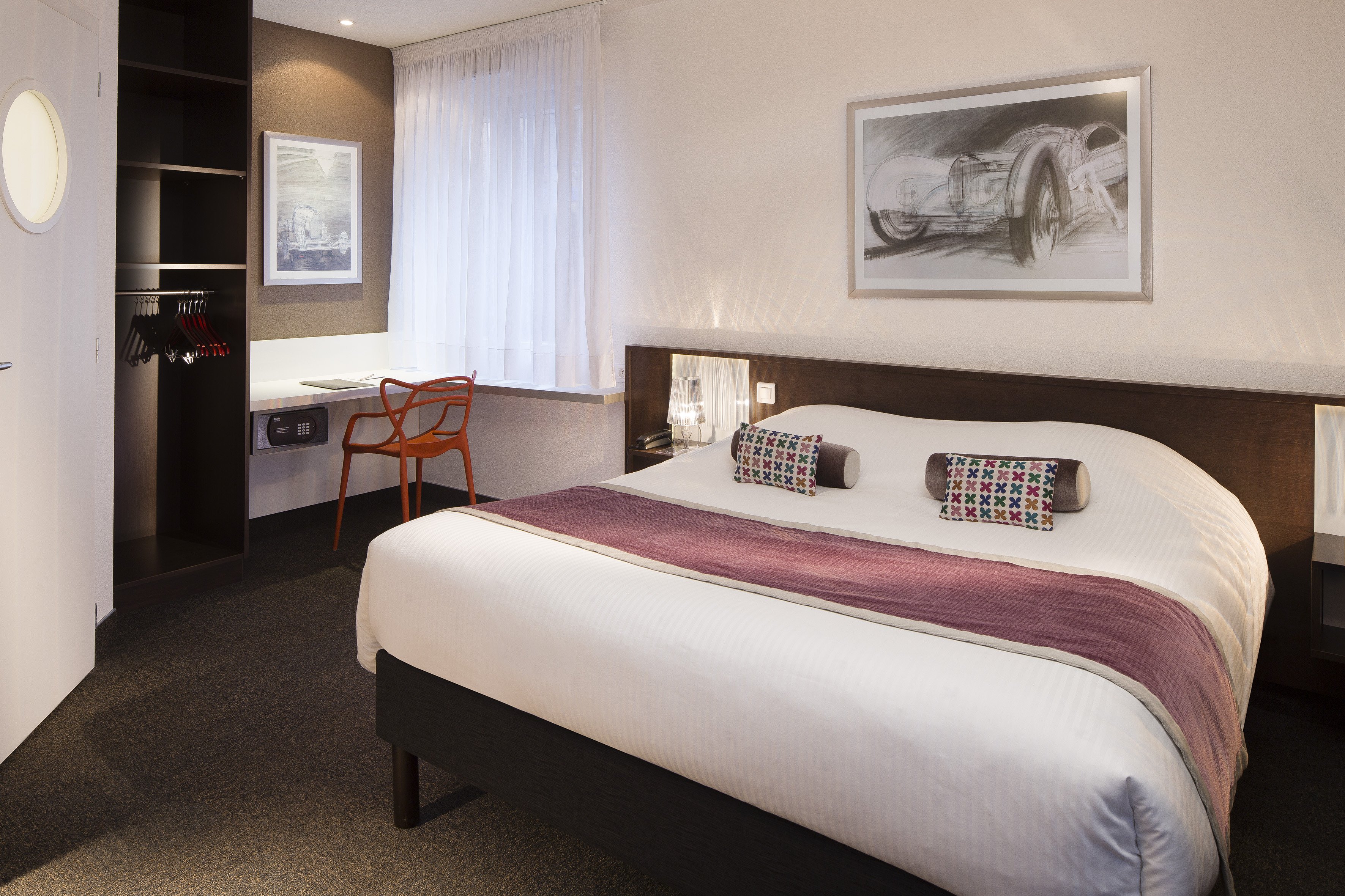 Hotel Le Bugatti 8/64