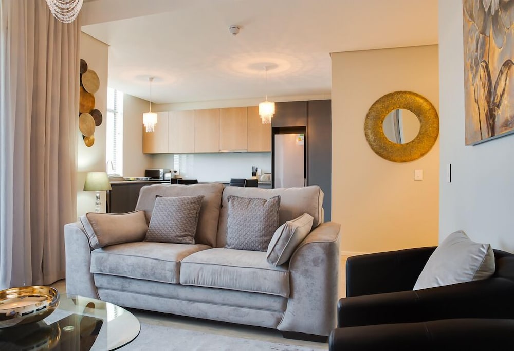 Axis Luxury Apartments 10/25